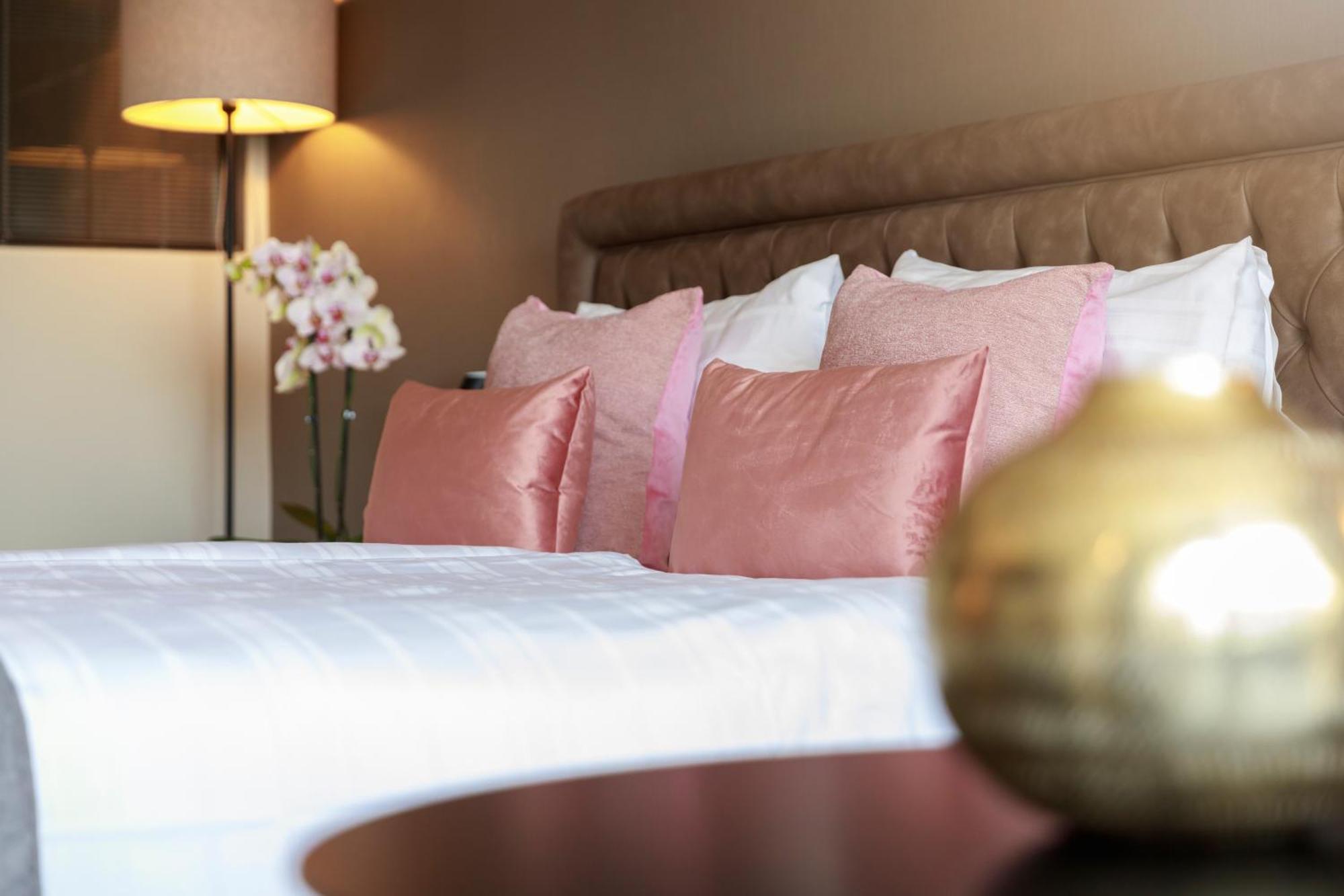 Ambassador Boutique Hotel Nyon Kültér fotó